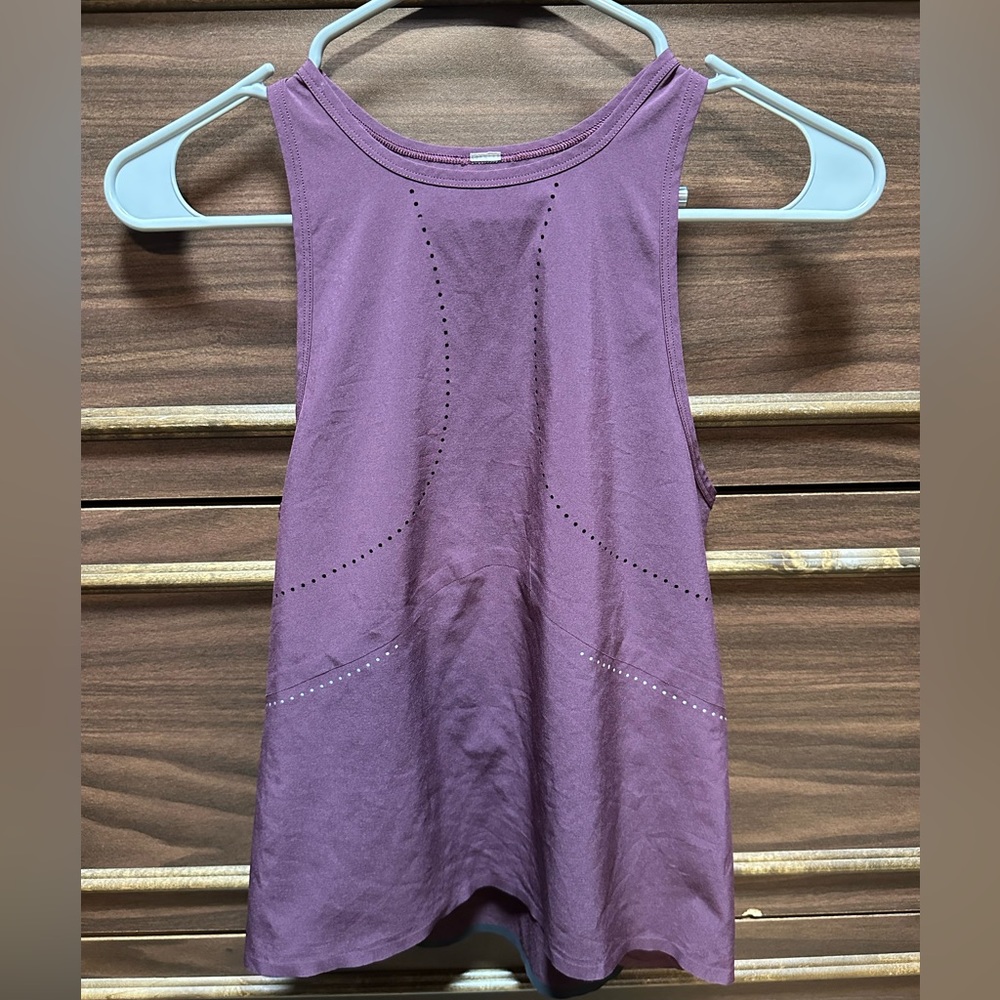 Lululemon Find Your Pace Tank Size 6? (P2P 15”)